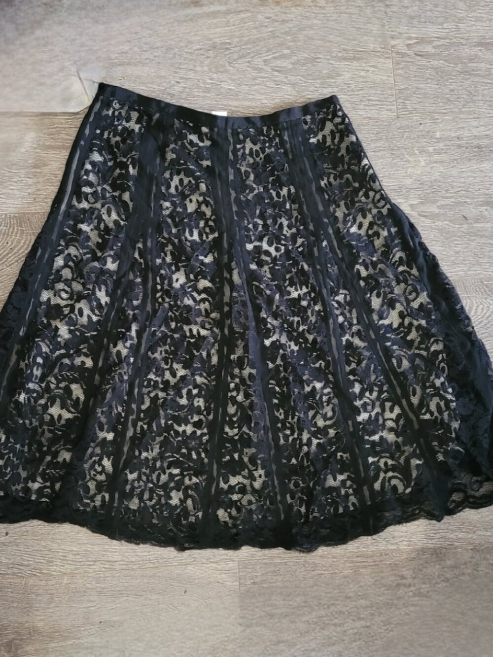 Lace skirt